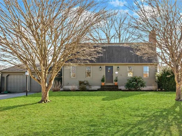 11 Stuart St, Warren, RI 02885