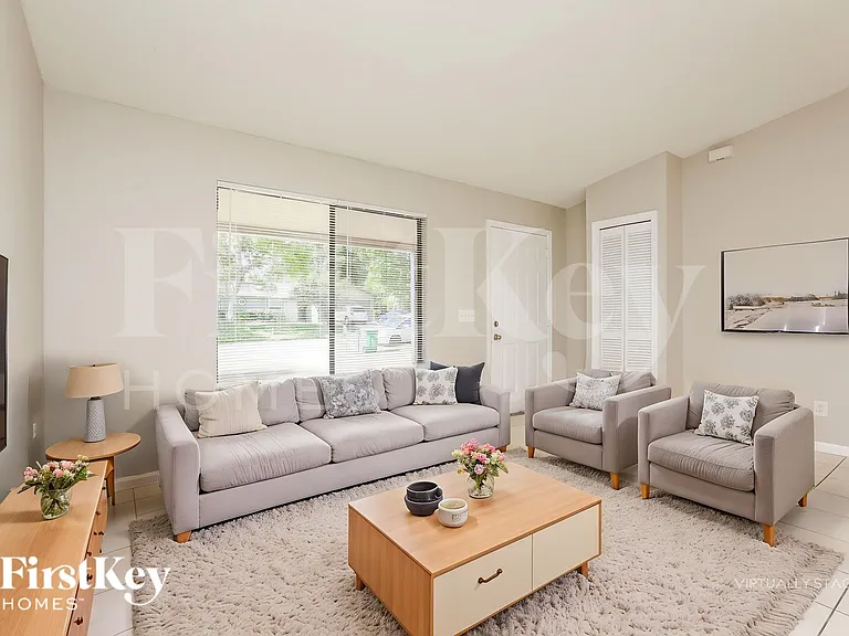2084 Everest St — Photo 4
