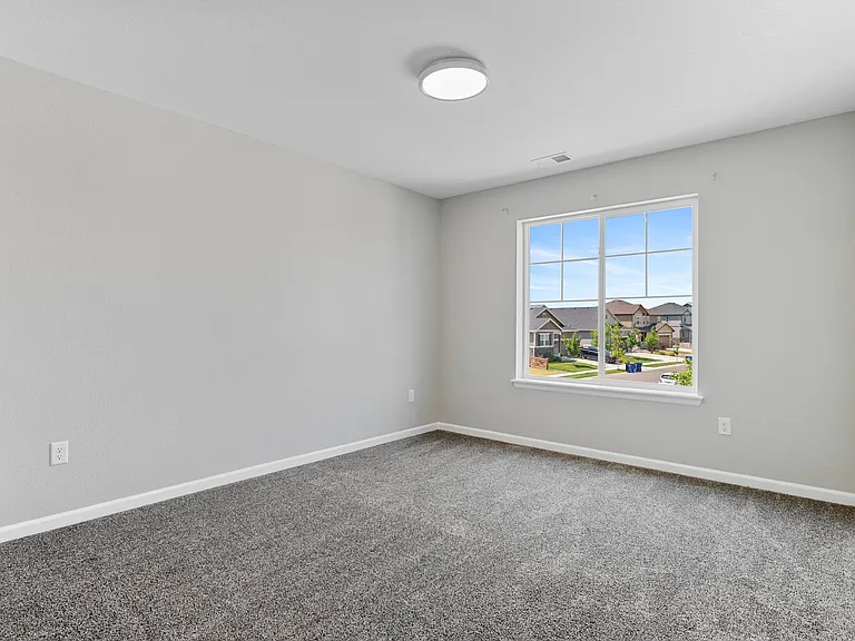 490 W Ridge Cir — Photo 32