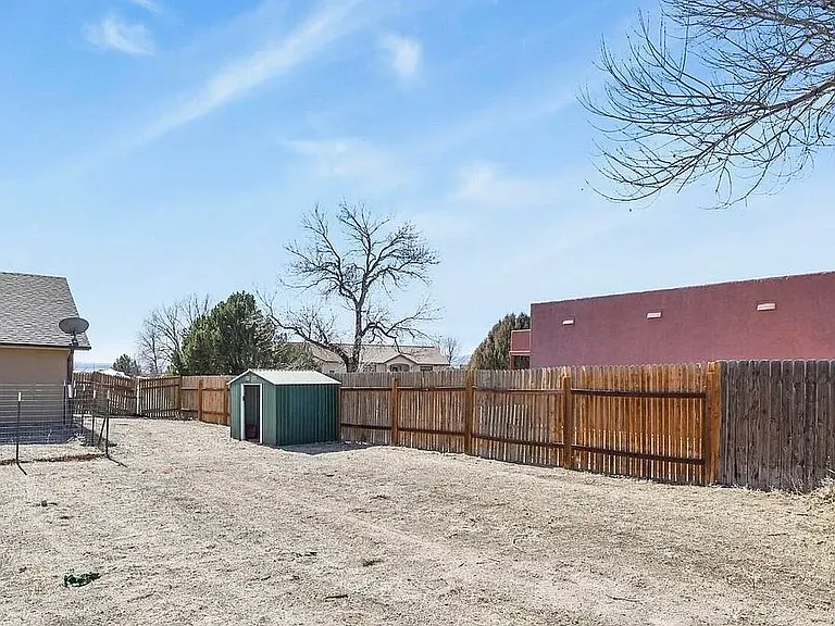 573 W Archer Plz — Photo 29