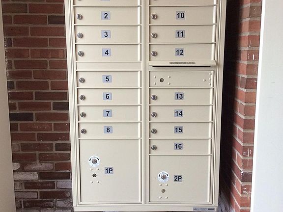 Conveniently located mailbox so you never have to go outside