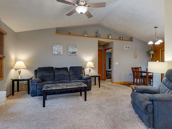 5th image of 742 Hemphill Ave