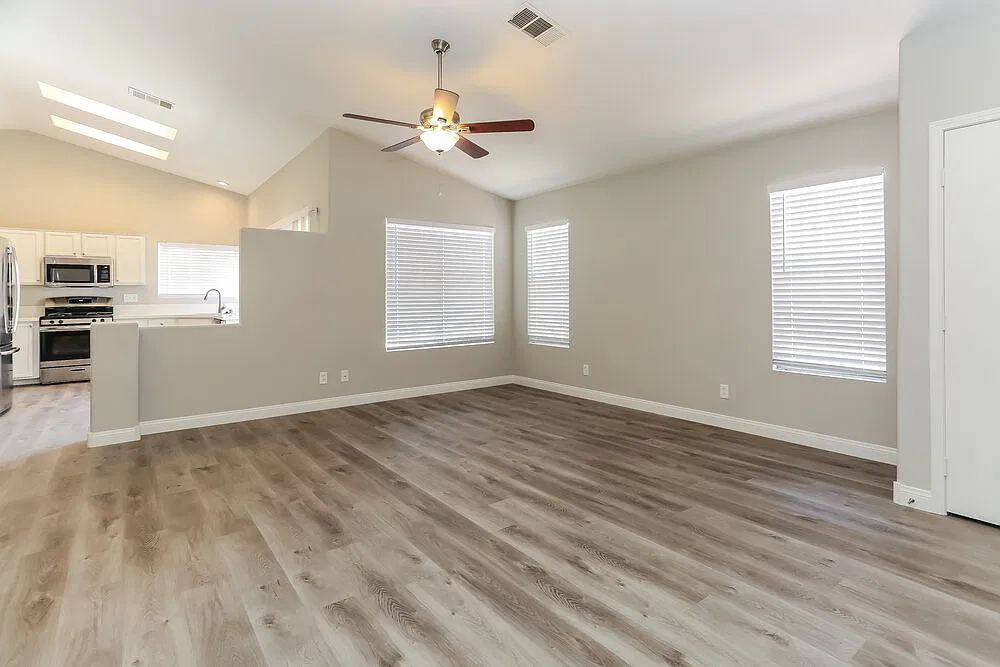 3 bed, 2.0 bath, 1321 sqft, $2,195 — Photo 3