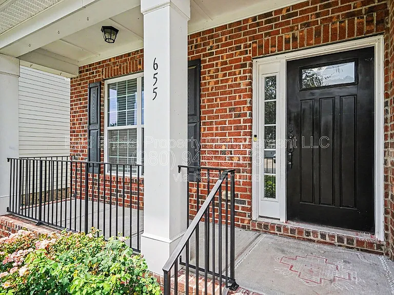 655 Brookhaven Dr — Photo 5