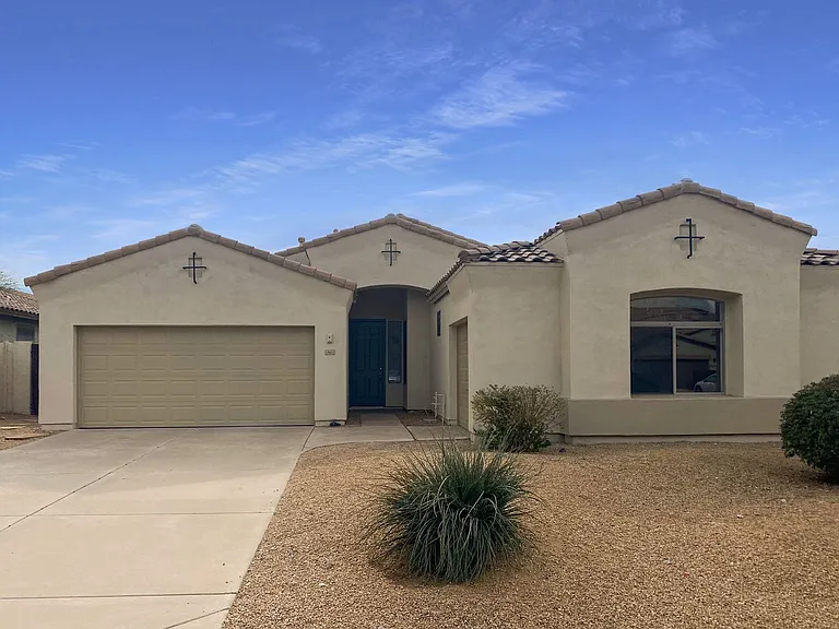 18651 W Sunrise Dr — Photo 2