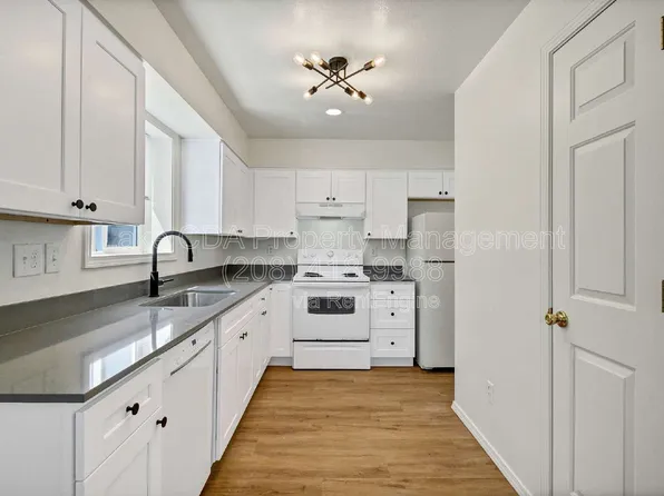 205 E Boise Ave #B, Coeur D Alene, ID 83814