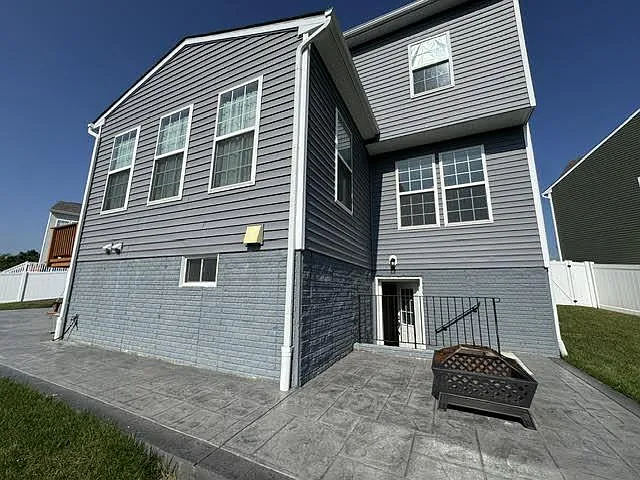 136 Alliance Ct — Photo 3