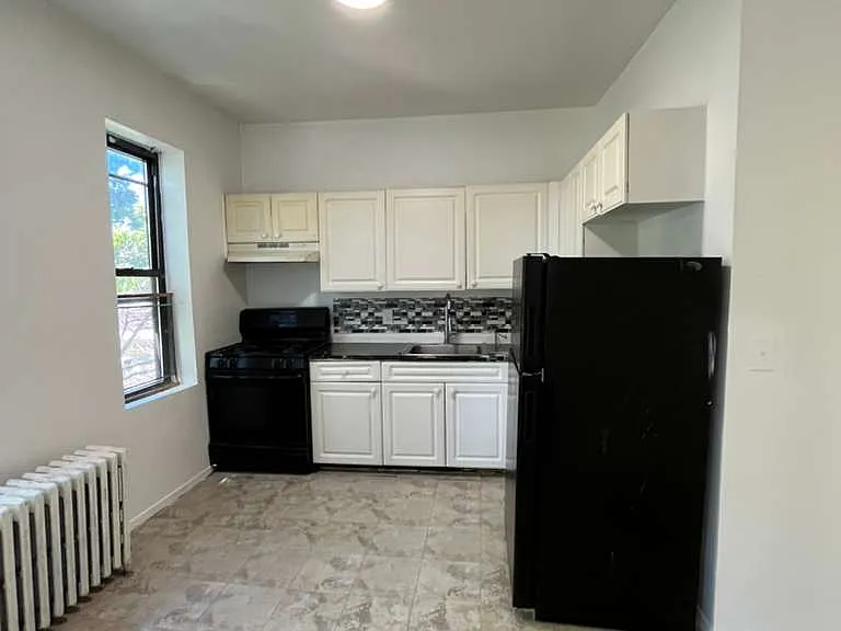 33 Storms Ave #3C — Photo 2