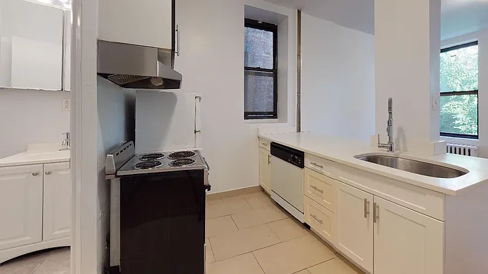 Rented by Bond New York | media 15