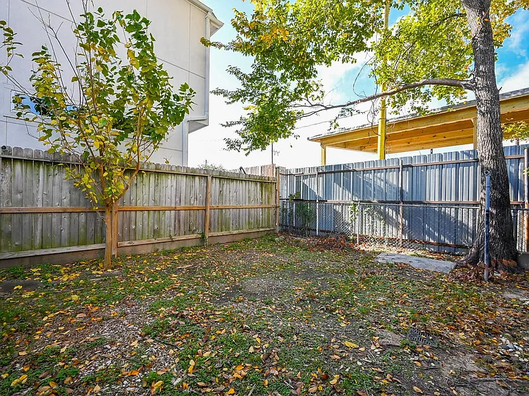 1507 Laird St — Photo 21