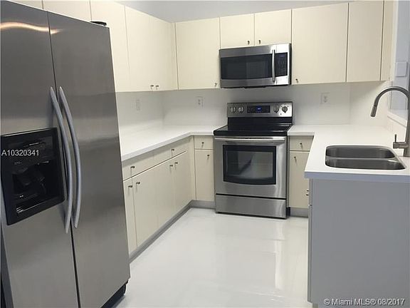 3rd image of 10856 NW 81st Ln #000