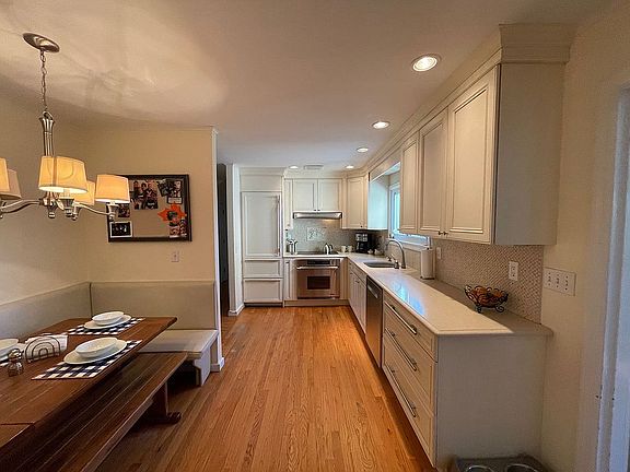 5th image of 60 Wood Ave