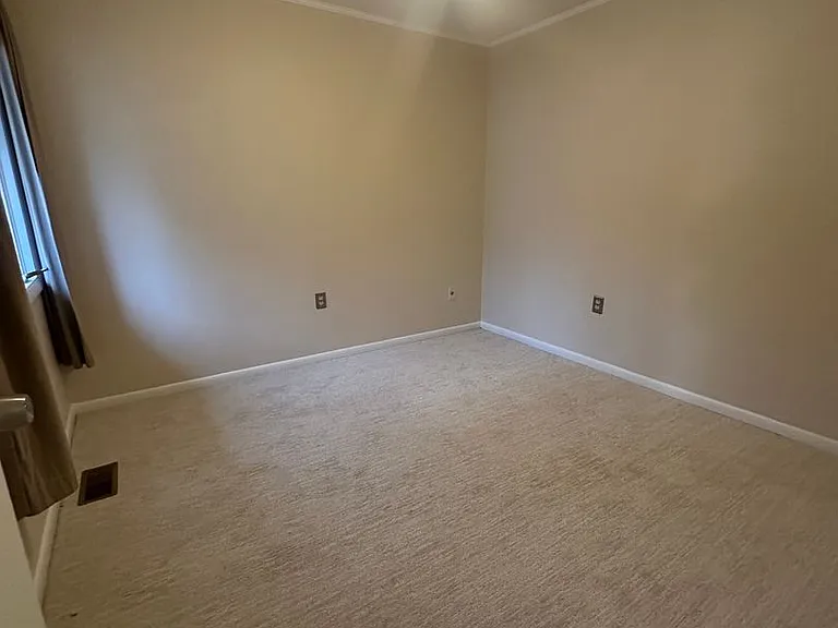 329 Shenandoah Cir — Photo 13