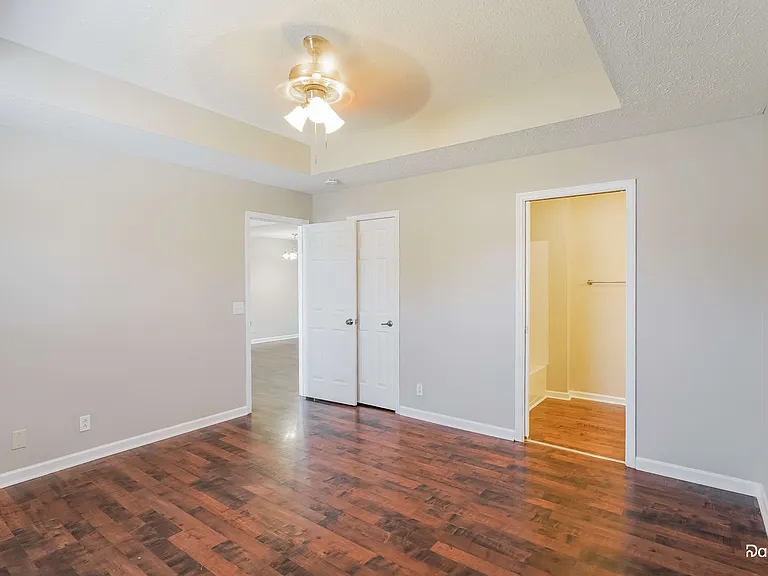 310 Reeves Ct — Photo 9