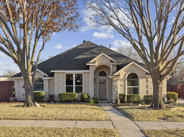 1300 Bobing Dr, Lewisville, TX 75067