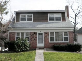 40 General Heath Ave, N White Plains, NY 10603