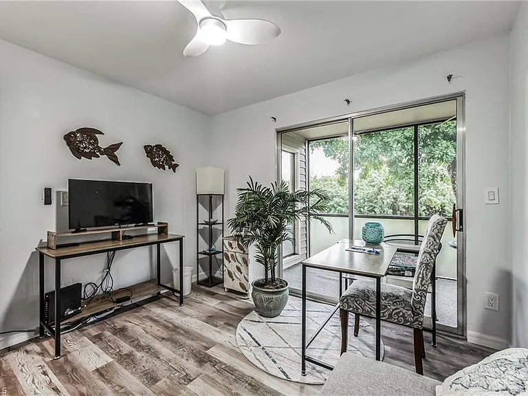 8081 S Woods Cir #10 — Photo 9