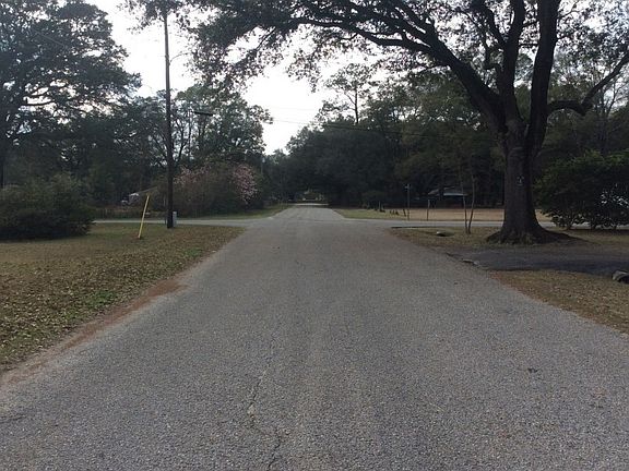 4th image of 67 Plateau Ave W