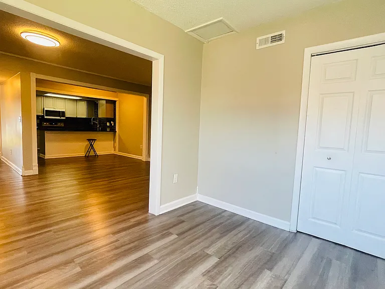 1732 N Hamilton St #D — Photo 3
