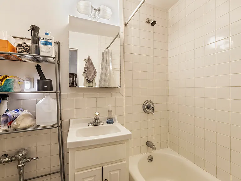 312 W 23rd St #1A — Photo 3