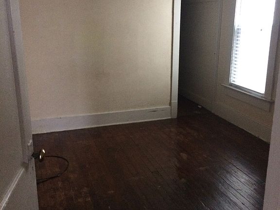 2nd image of 1033 W 28th St