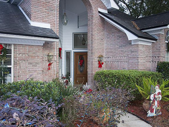 5th image of 13855 Wilmington Ct