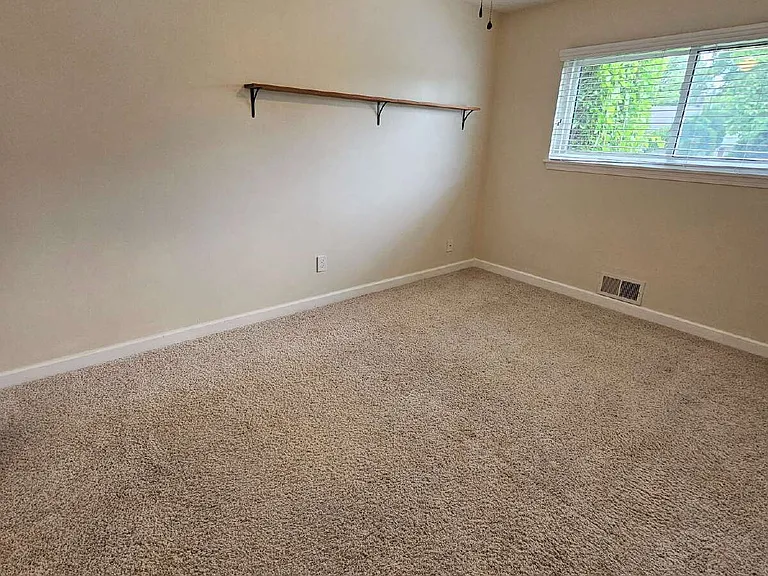 31400 Lyons Cir W — Photo 20