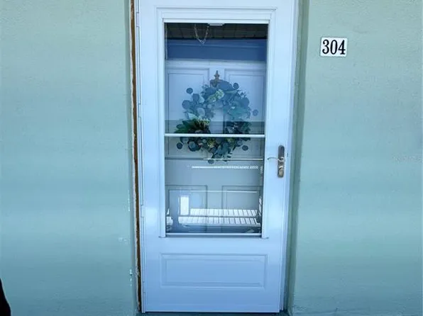 5935 30th Ave S APT 304, Gulfport, FL 33707