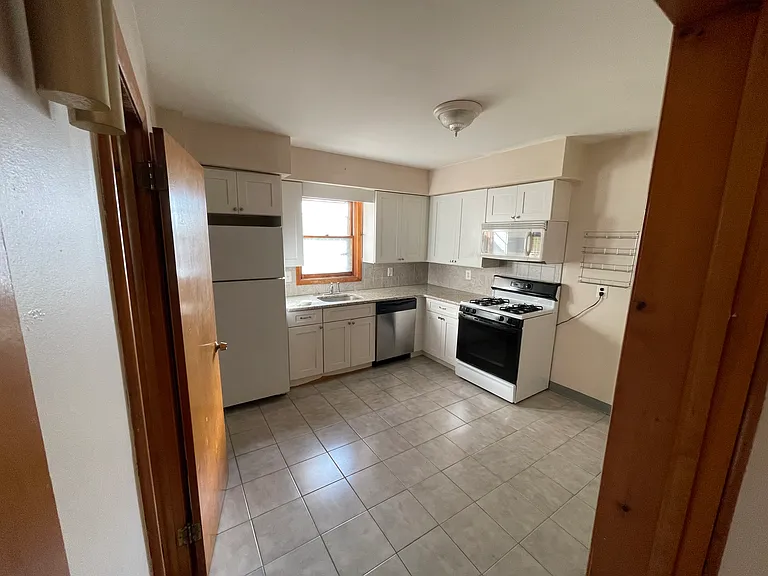 44 Vreeland Ave #1 — Photo 6