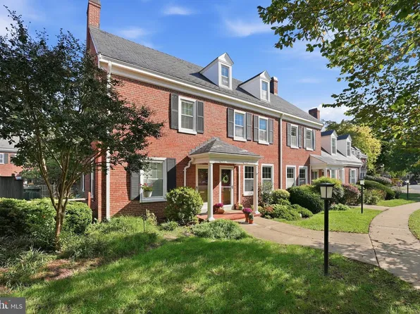 4409 36th St S, Arlington, VA 22206