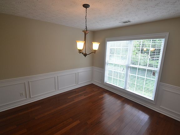 3rd image of 1045 Spring Ives Dr