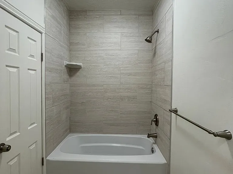 114 S 2250 W — Photo 13
