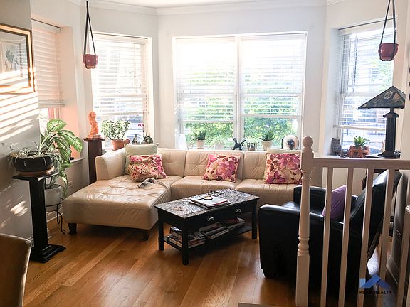 2nd image of 913 N Forest Ave #1S