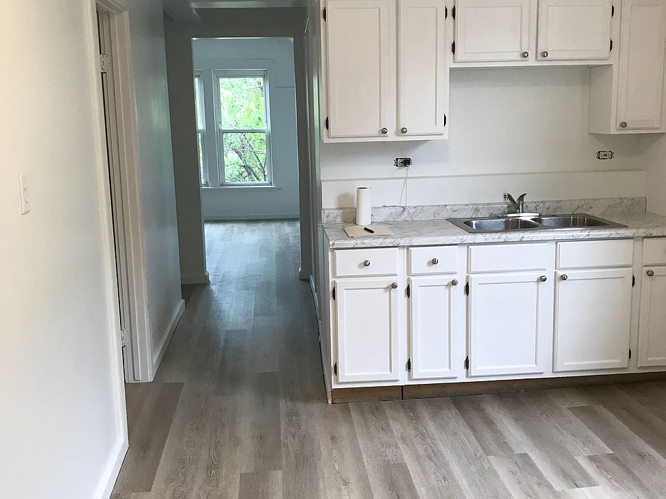 2nd image of 4936 N Western Ave APT 2