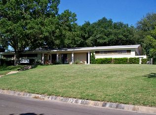 4063 Hildring Dr W, Fort Worth, TX 76109