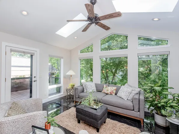 493 Sterling St S, Maplewood, MN 55119