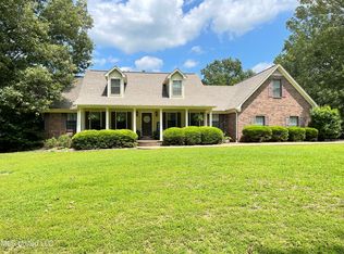 1283 Yellowdog Rd, Senatobia, MS 38668