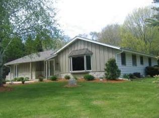 W307N7049 Bette Ann Dr, Hartland, WI 53029