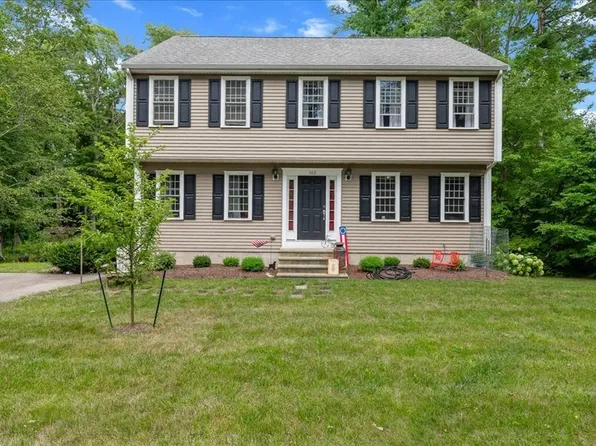 102 Highland St, Middleboro, MA 02346