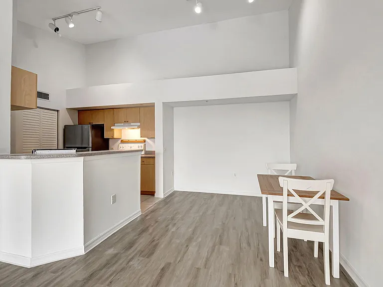 920 Villa Cir — Photo 11