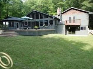 9151 Ellis Rd, Clarkston, MI 48348