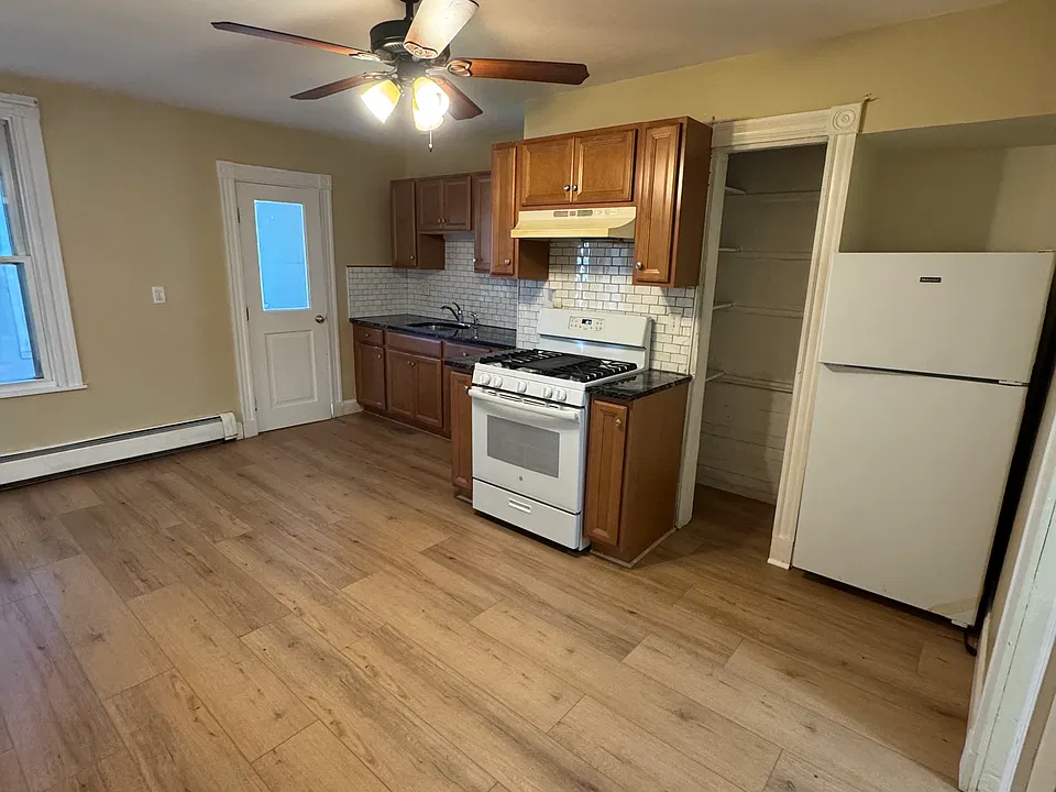 214 Bennington St #3