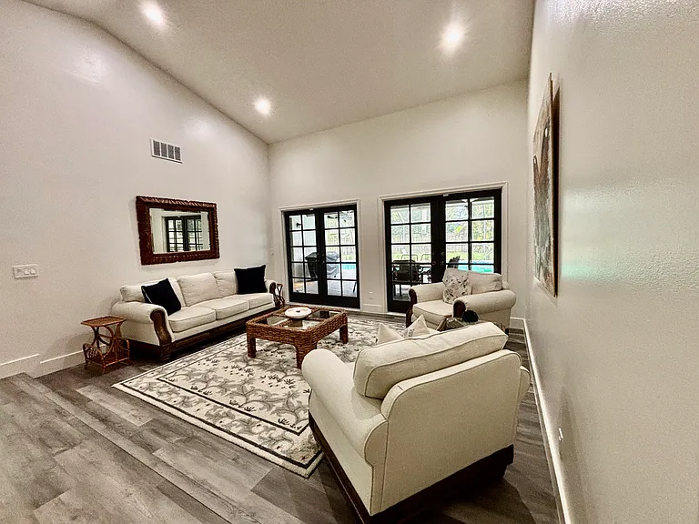 325 Knotty Wood Ln — Photo 6