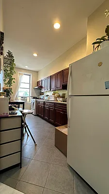 Rented by Chase Global Realty Corp | media 5