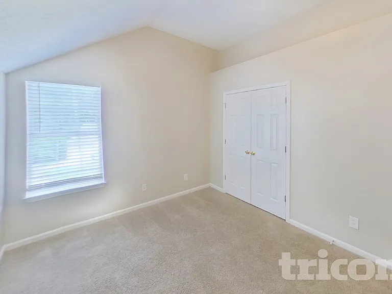 842 Asbury Trl — Photo 14