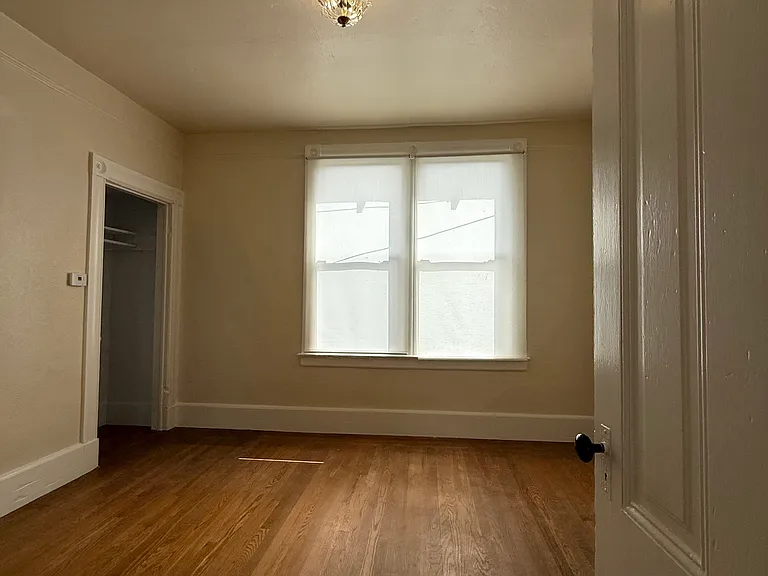 327 N Delaware St — Photo 13