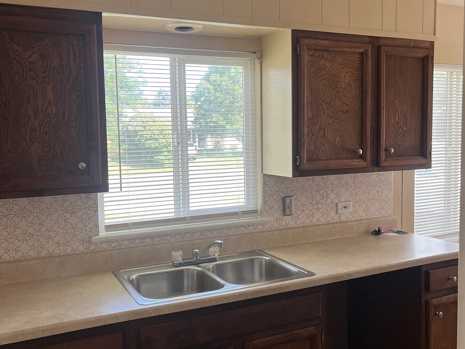 3 bed, 1079 sqft, $2,800 — Photo 2