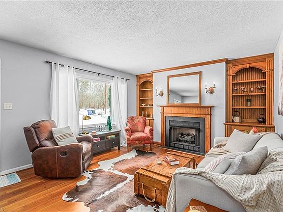 4th image of 267 Winsom Rd