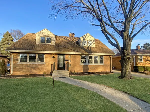 7921 18th AVENUE, Kenosha, WI 53143