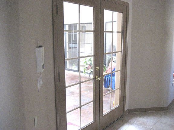 5th image of 3201 Longview Dr
